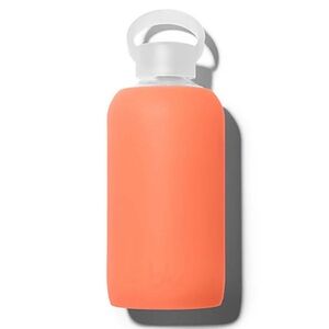 The bkr is a luxe soda-lime glass water bottle with a silicone sleeve cover.